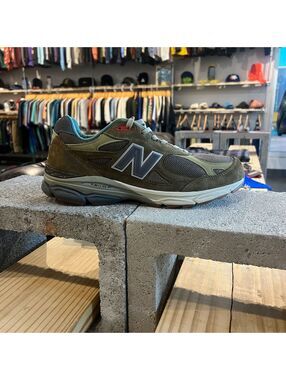 Size 11 • New Balance X Bodega 990v3